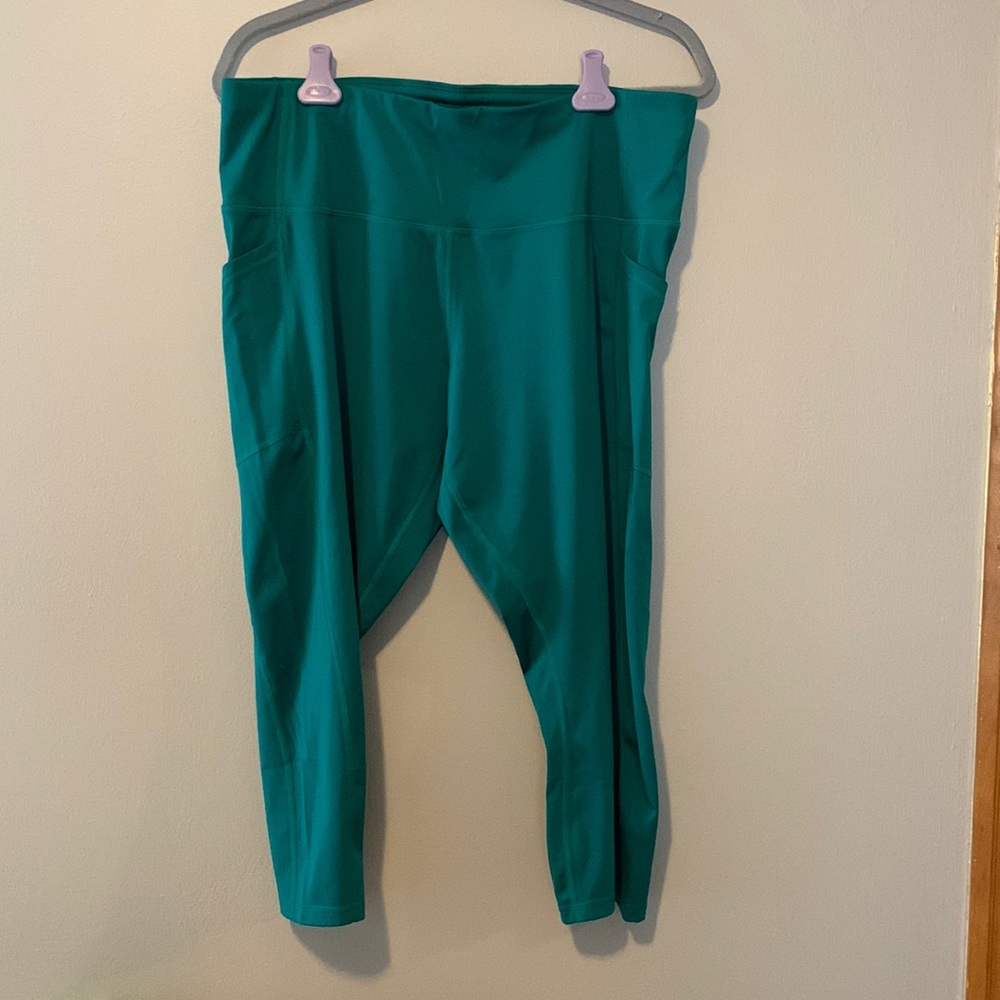 All in Motion Workout Cropped Leggings Green